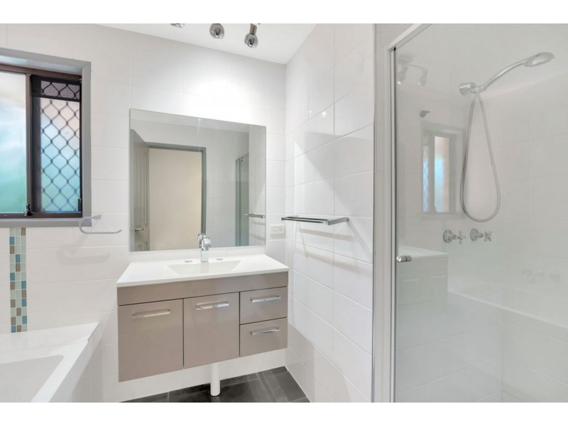 1/8 Columbia Court, Oxenford QLD 4210