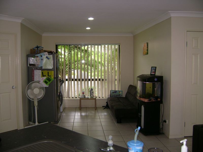 2 York Court, Pacific Pines QLD 4211