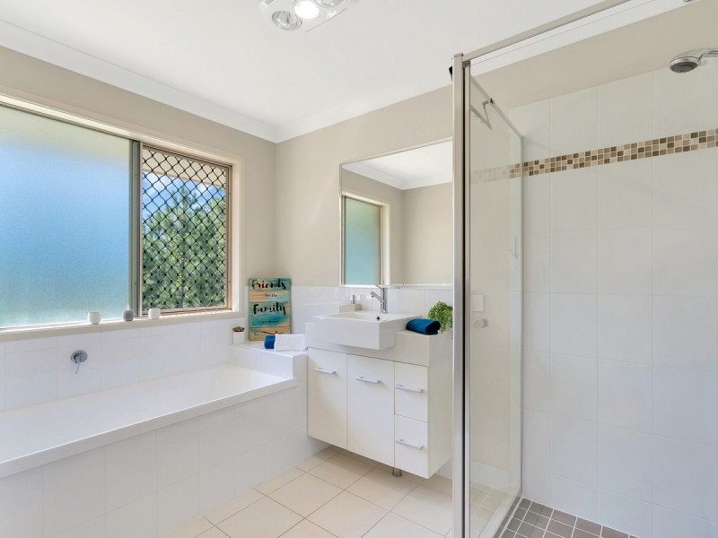 5B High Ridge Road, Gaven QLD 4211