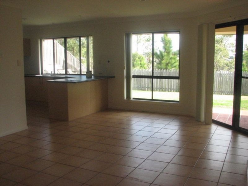 16 Huxley Court, Pacific Pines QLD 4211