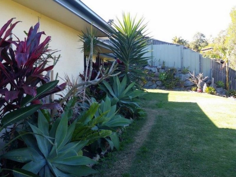 16 Huxley Court, Pacific Pines QLD 4211