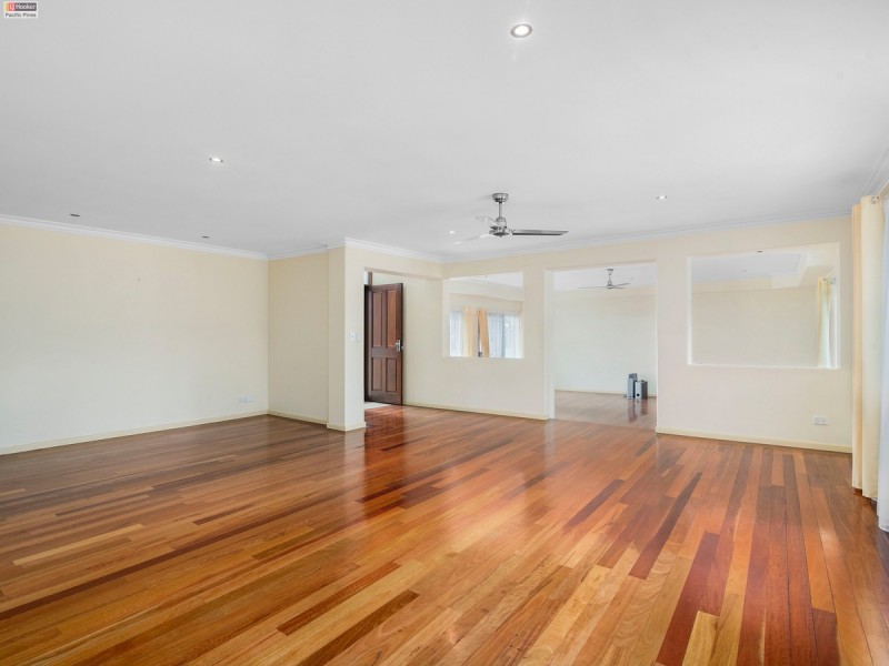 379 Hinkler Drive, Worongary QLD 4213