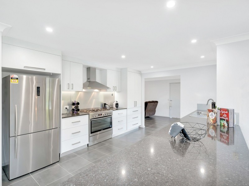9 Hammond Drive, Gaven QLD 4211