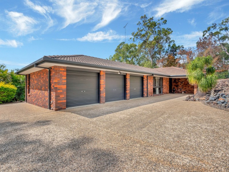 9 Hammond Drive, Gaven QLD 4211