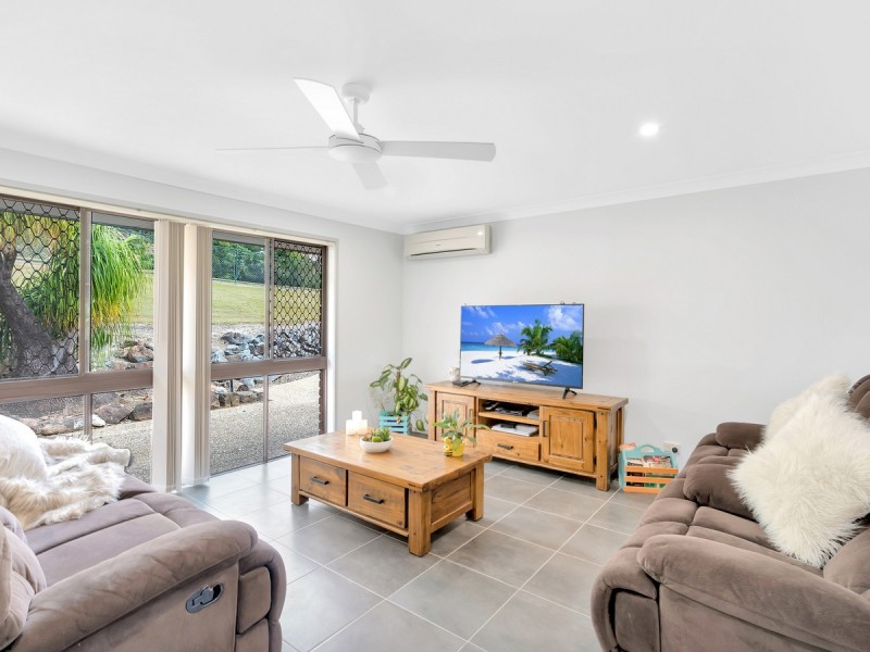 9 Hammond Drive, Gaven QLD 4211
