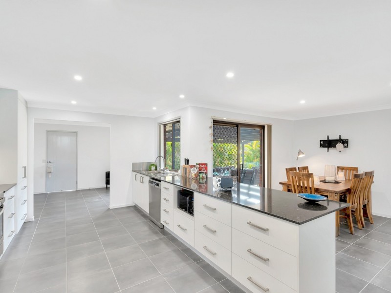 9 Hammond Drive, Gaven QLD 4211
