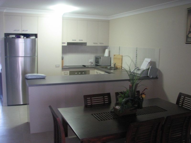 2/11 Pritchard Street, Pacific Pines QLD 4211