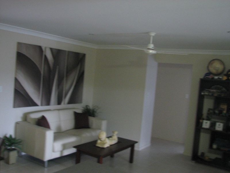 2/11 Pritchard Street, Pacific Pines QLD 4211