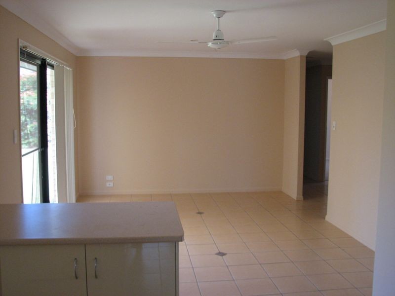 27 Brissendon Street, Maudsland QLD 4210