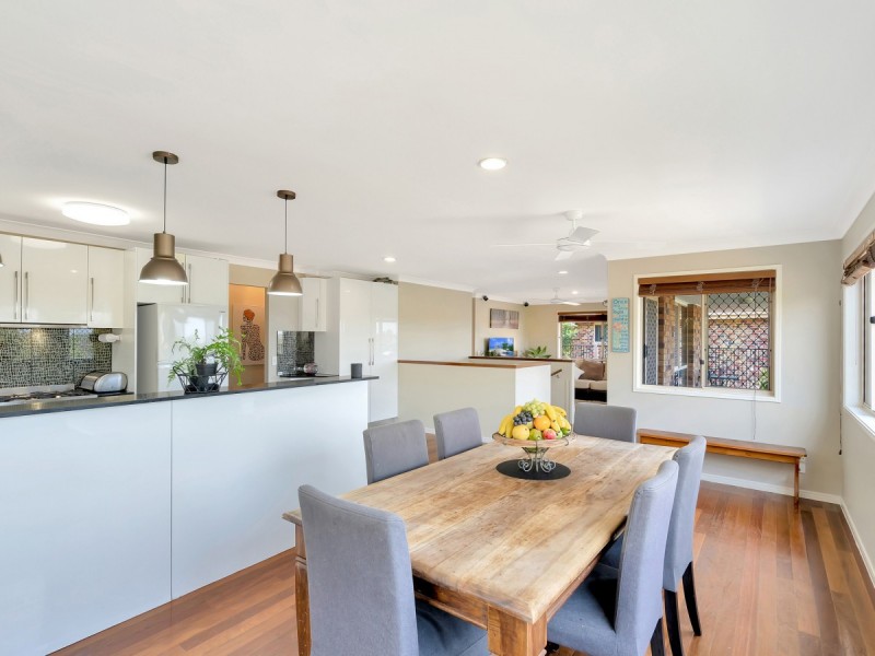 19 Polynesia Avenue, Pacific Pines QLD 4211