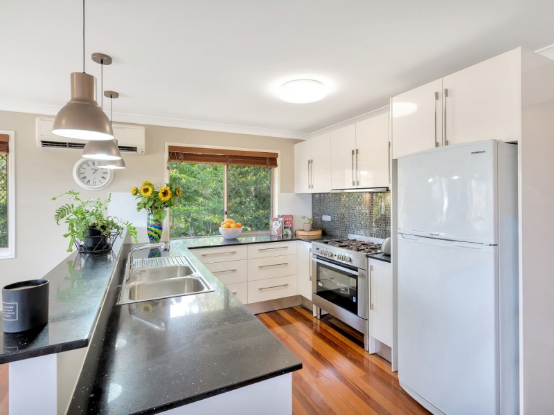 19 Polynesia Avenue, Pacific Pines QLD 4211