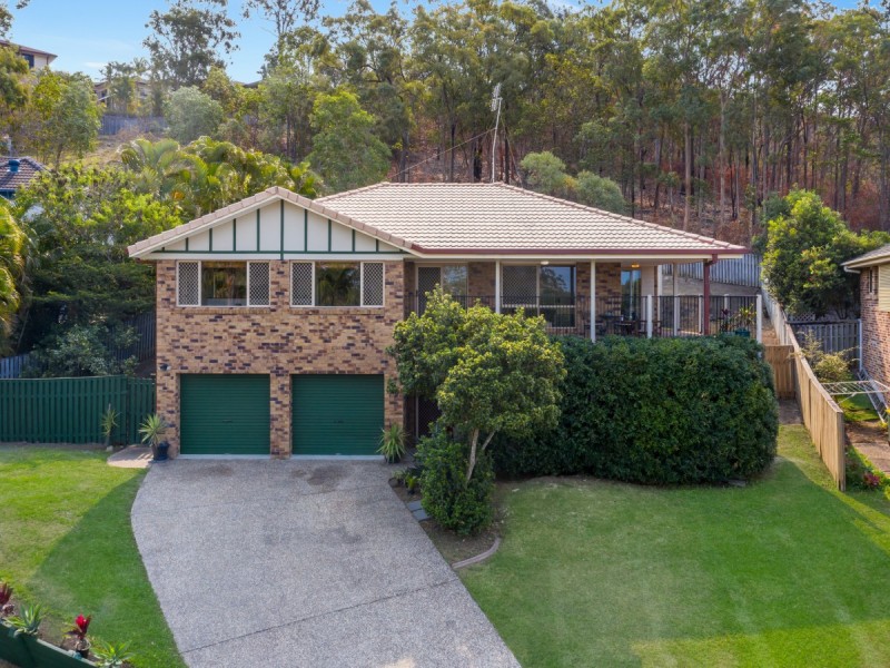 19 Polynesia Avenue, Pacific Pines QLD 4211