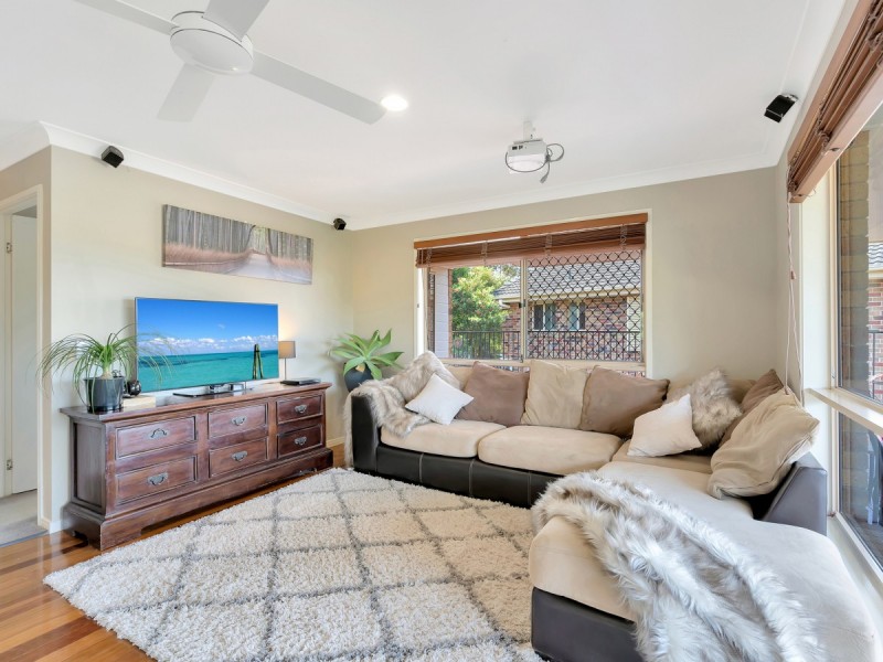 19 Polynesia Avenue, Pacific Pines QLD 4211