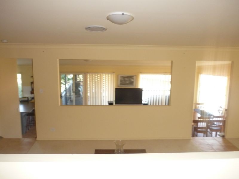 19 Henderson Rise, Pacific Pines QLD 4211