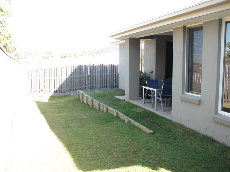 11 Yamba Street, Pacific Pines QLD 4211