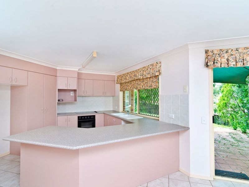 2 Bounty Way, Pacific Pines QLD 4211