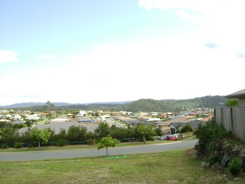 15 Ainsworth Street, Pacific Pines QLD 4211