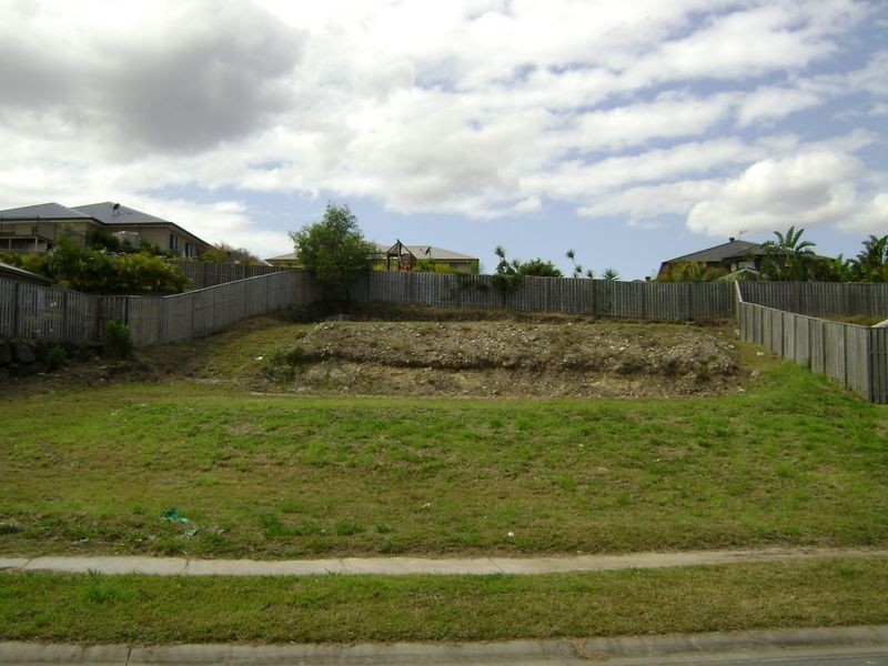 15 Ainsworth Street, Pacific Pines QLD 4211