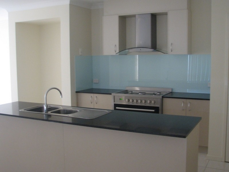 49 Barradeen Cct, Pacific Pines QLD 4211