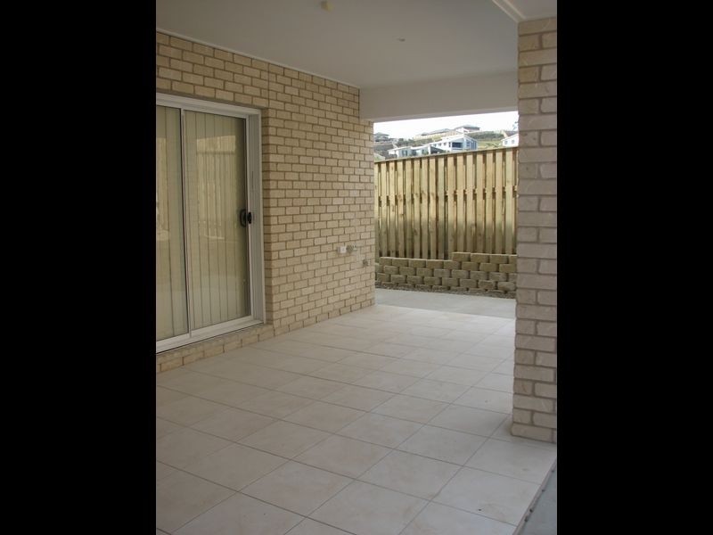 49 Barradeen Cct, Pacific Pines QLD 4211