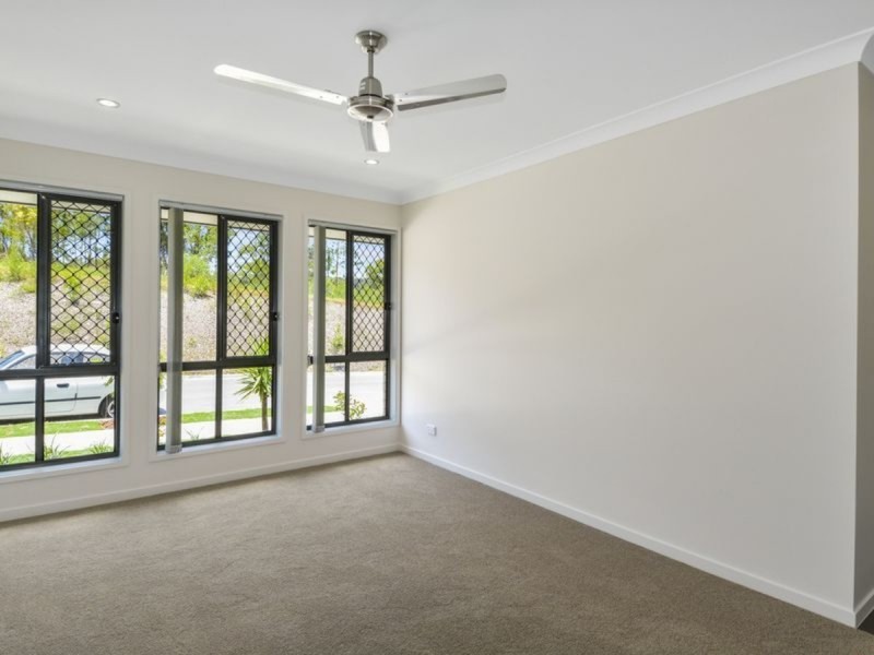 14 Dumaresq Street, Pacific Pines QLD 4211