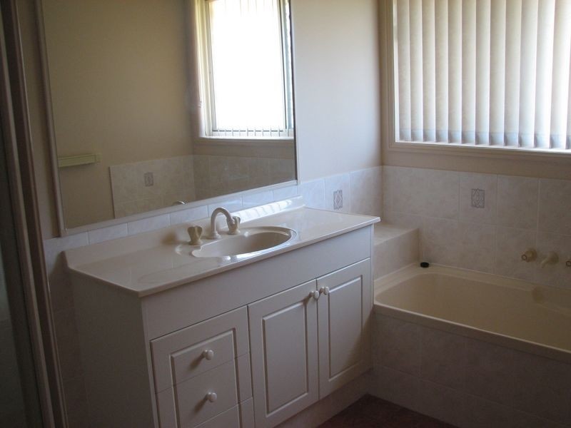 71 Pacific Pines Boulevard, Pacific Pines QLD 4211