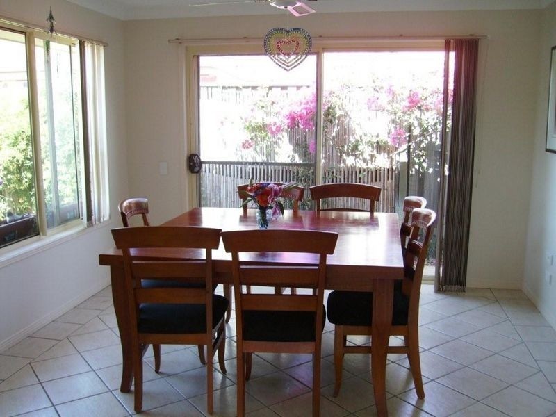 12 Bonin Street, Pacific Pines QLD 4211