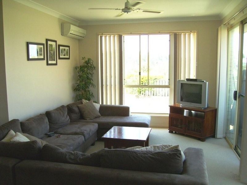 12 Bonin Street, Pacific Pines QLD 4211