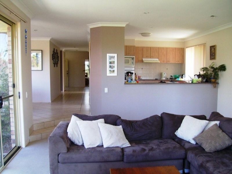 12 Bonin Street, Pacific Pines QLD 4211