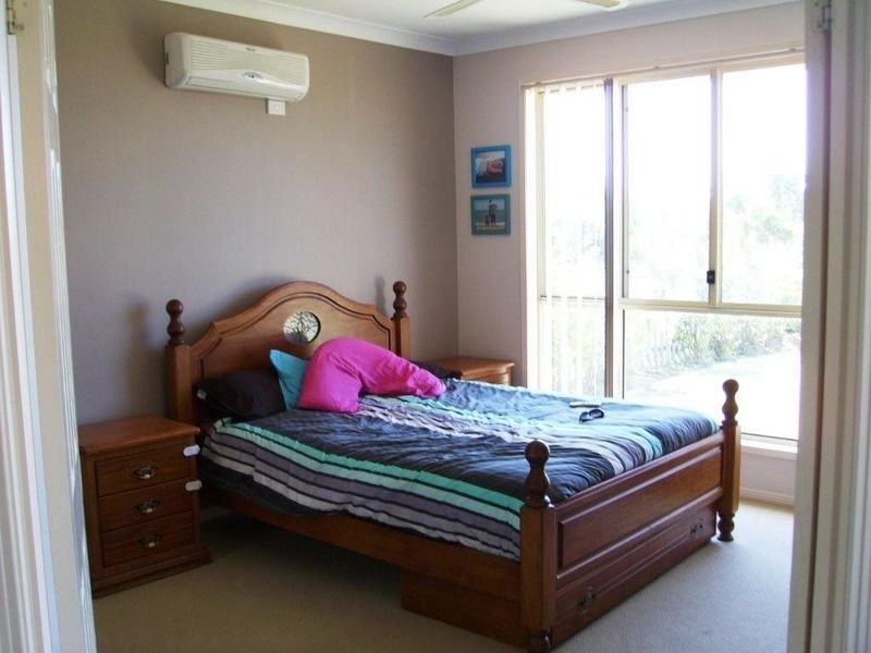 12 Bonin Street, Pacific Pines QLD 4211