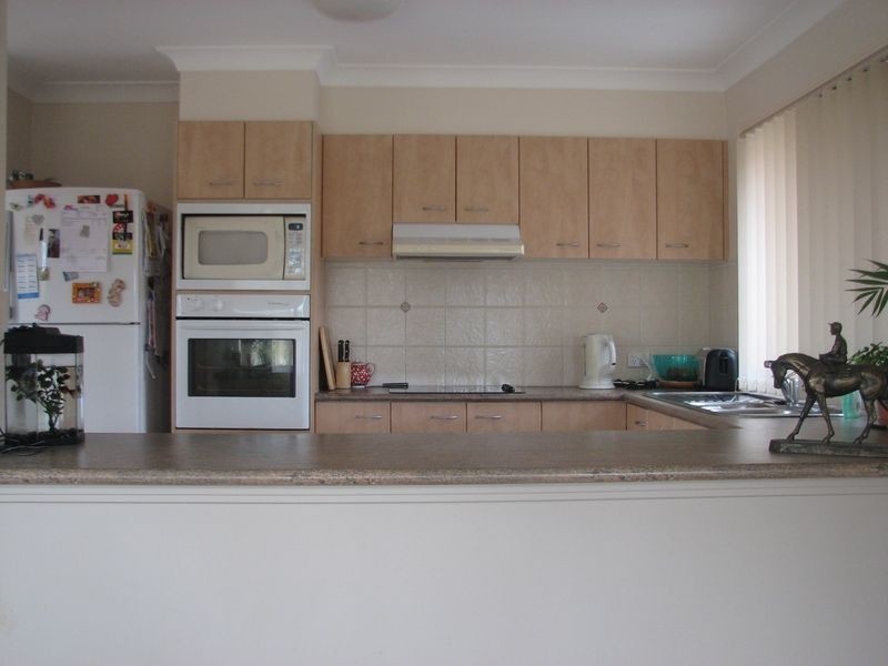 12 Bonin Street, Pacific Pines QLD 4211