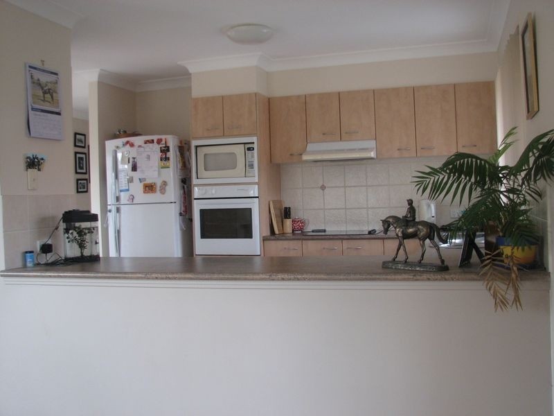 12 Bonin Street, Pacific Pines QLD 4211