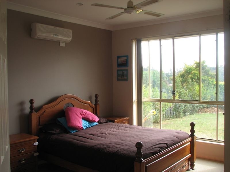 12 Bonin Street, Pacific Pines QLD 4211