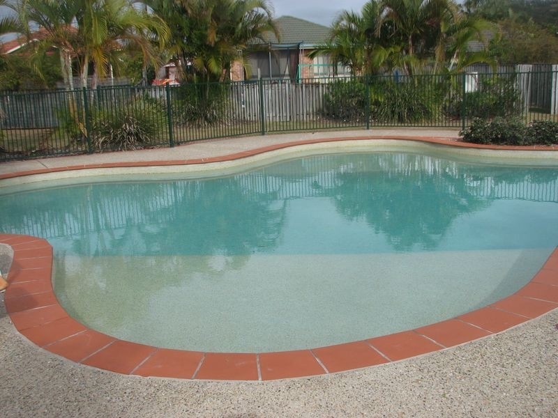 12 Bonin Street, Pacific Pines QLD 4211