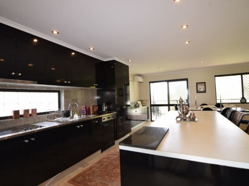13 Shoe Street, Hope Island QLD 4212