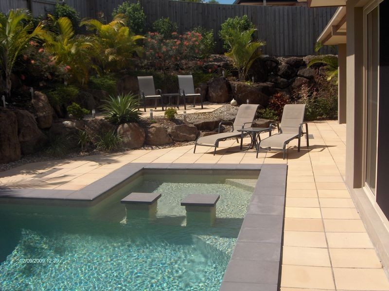 6 Yamba Street, Pacific Pines QLD 4211