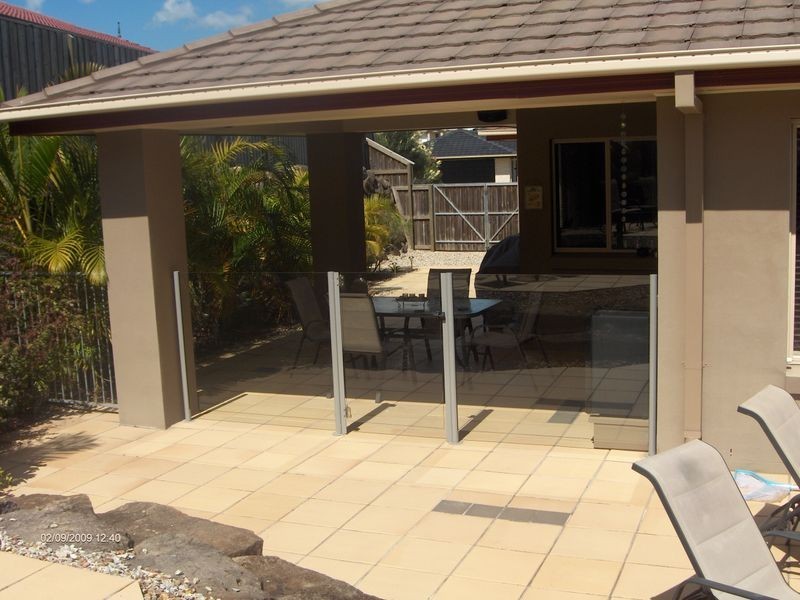 6 Yamba Street, Pacific Pines QLD 4211