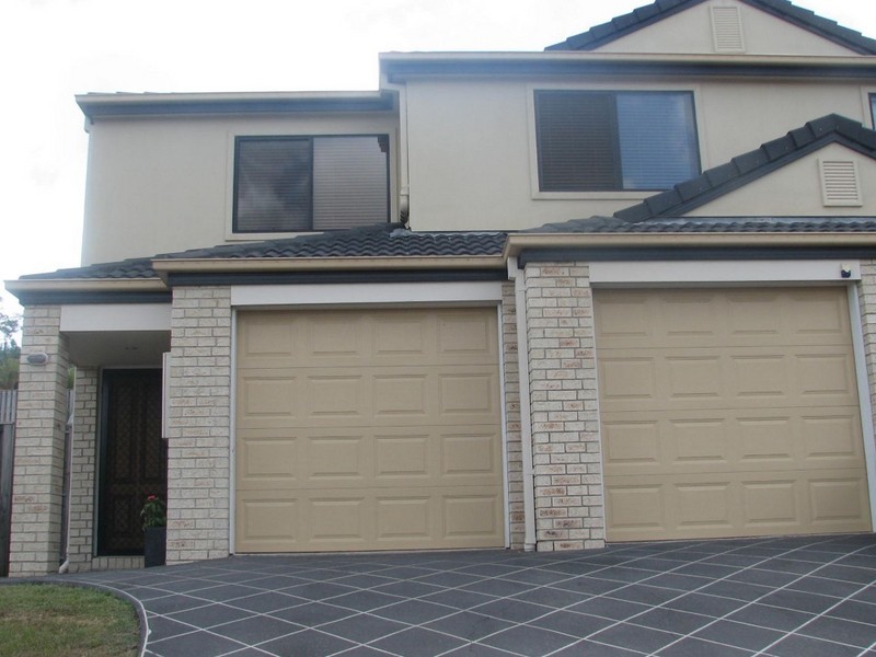 1/4 Stromlo Court, Pacific Pines QLD 4211