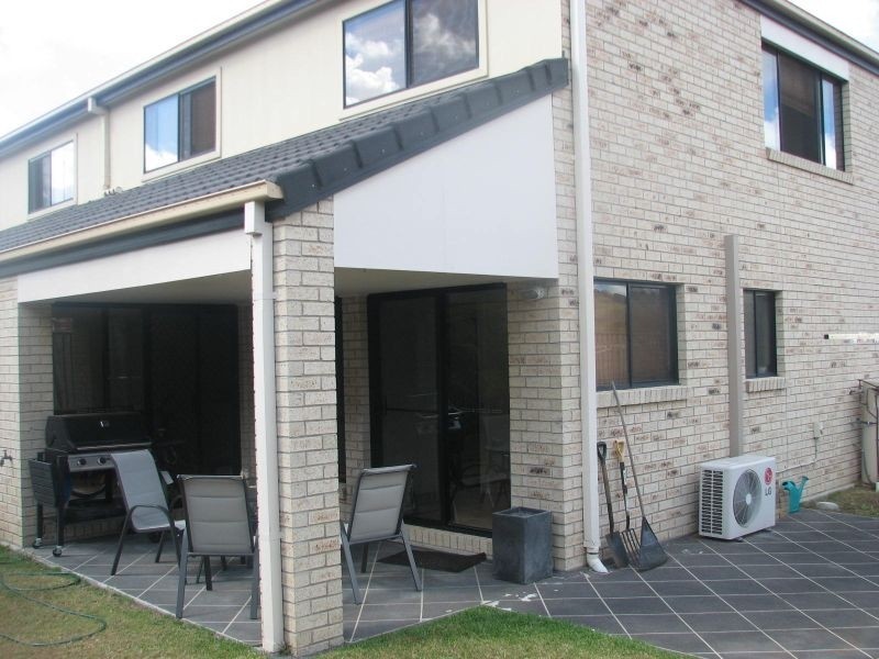 1/4 Stromlo Court, Pacific Pines QLD 4211