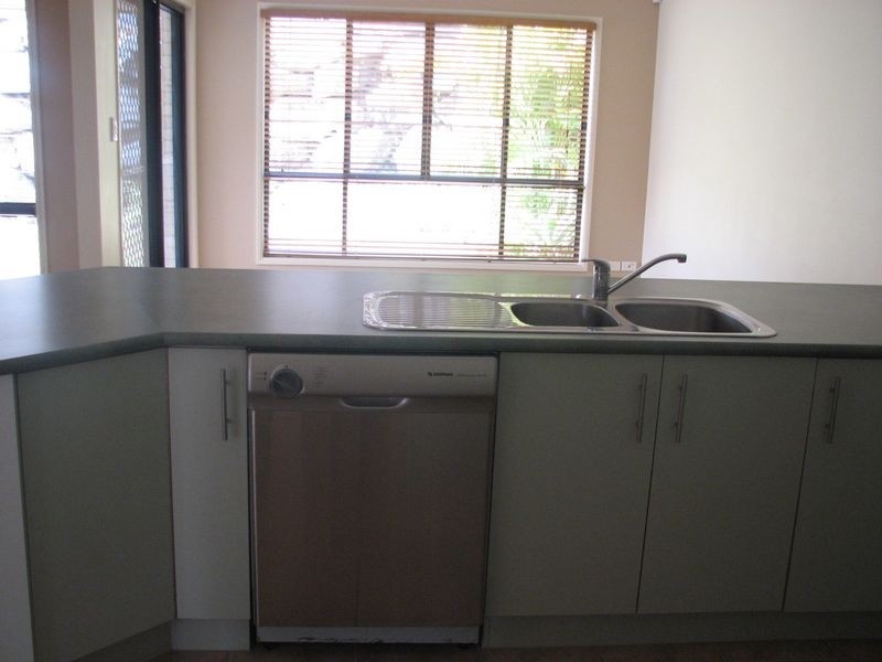 1/4 Stromlo Court, Pacific Pines QLD 4211