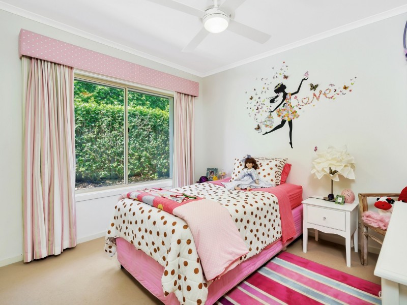 50 Harmsworth Road, Pacific Pines QLD 4211