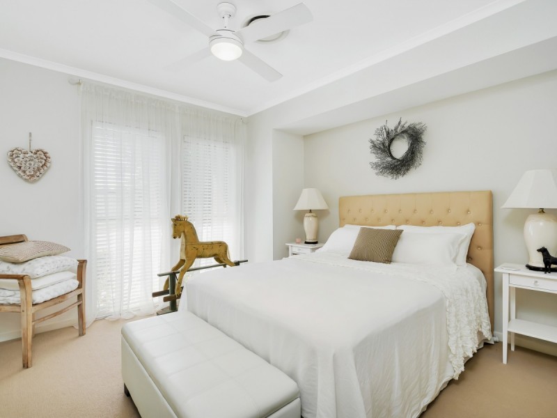 50 Harmsworth Road, Pacific Pines QLD 4211