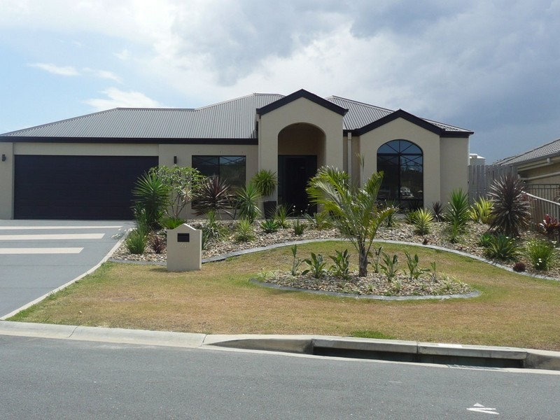 24 Carmarthen Circuit, Pacific Pines QLD 4211