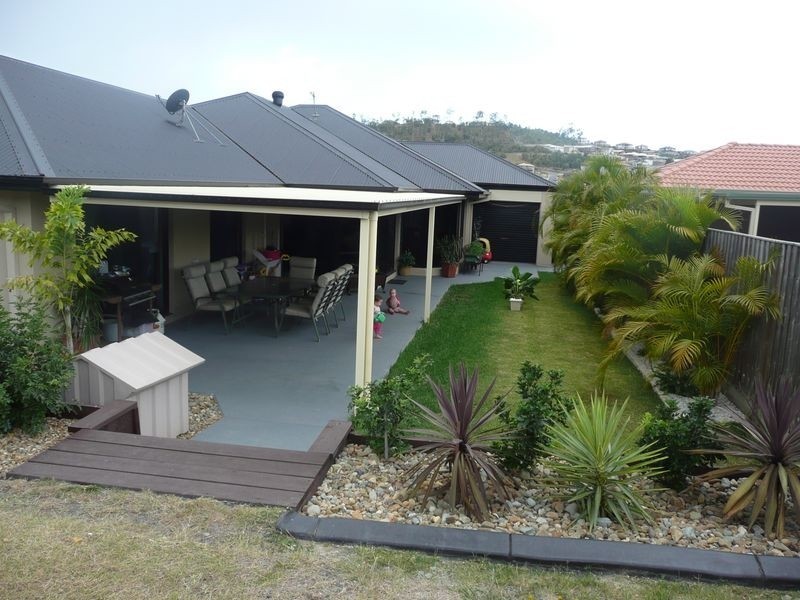 24 Carmarthen Circuit, Pacific Pines QLD 4211