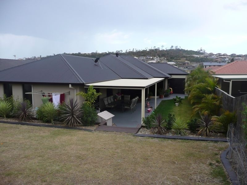 24 Carmarthen Circuit, Pacific Pines QLD 4211