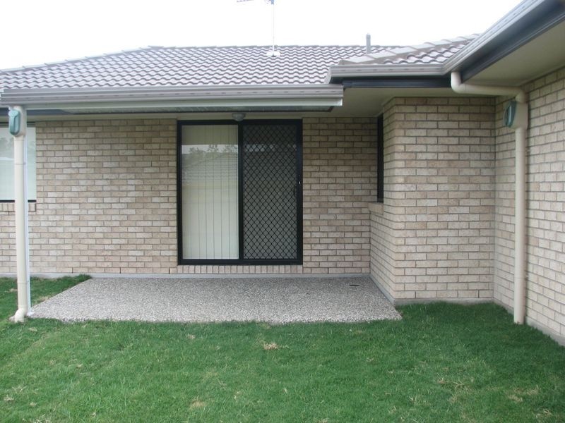 50 McAuley Parade, Pacific Pines QLD 4211