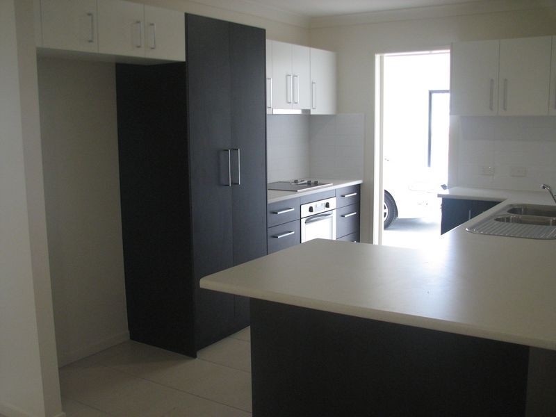 50 McAuley Parade, Pacific Pines QLD 4211