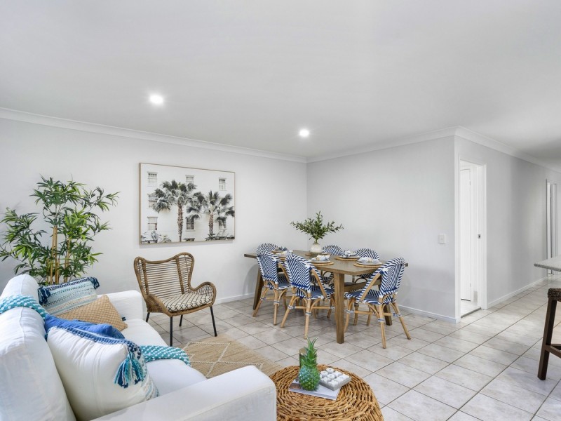 2 Bounty Way, Pacific Pines QLD 4211