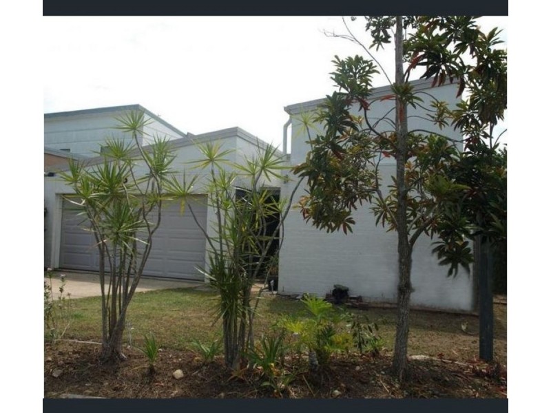 11 Norfolk Drive, Pacific Pines QLD 4211