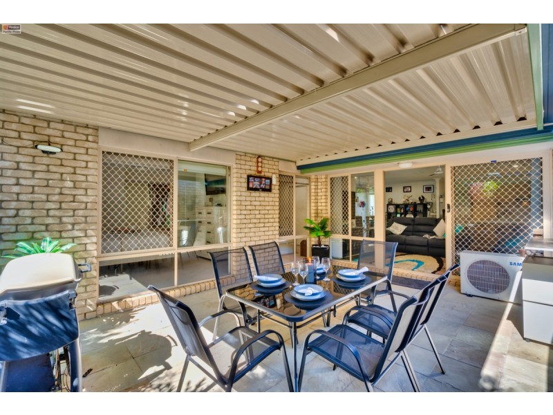 16/1 Archipelago Street, Pacific Pines QLD 4211